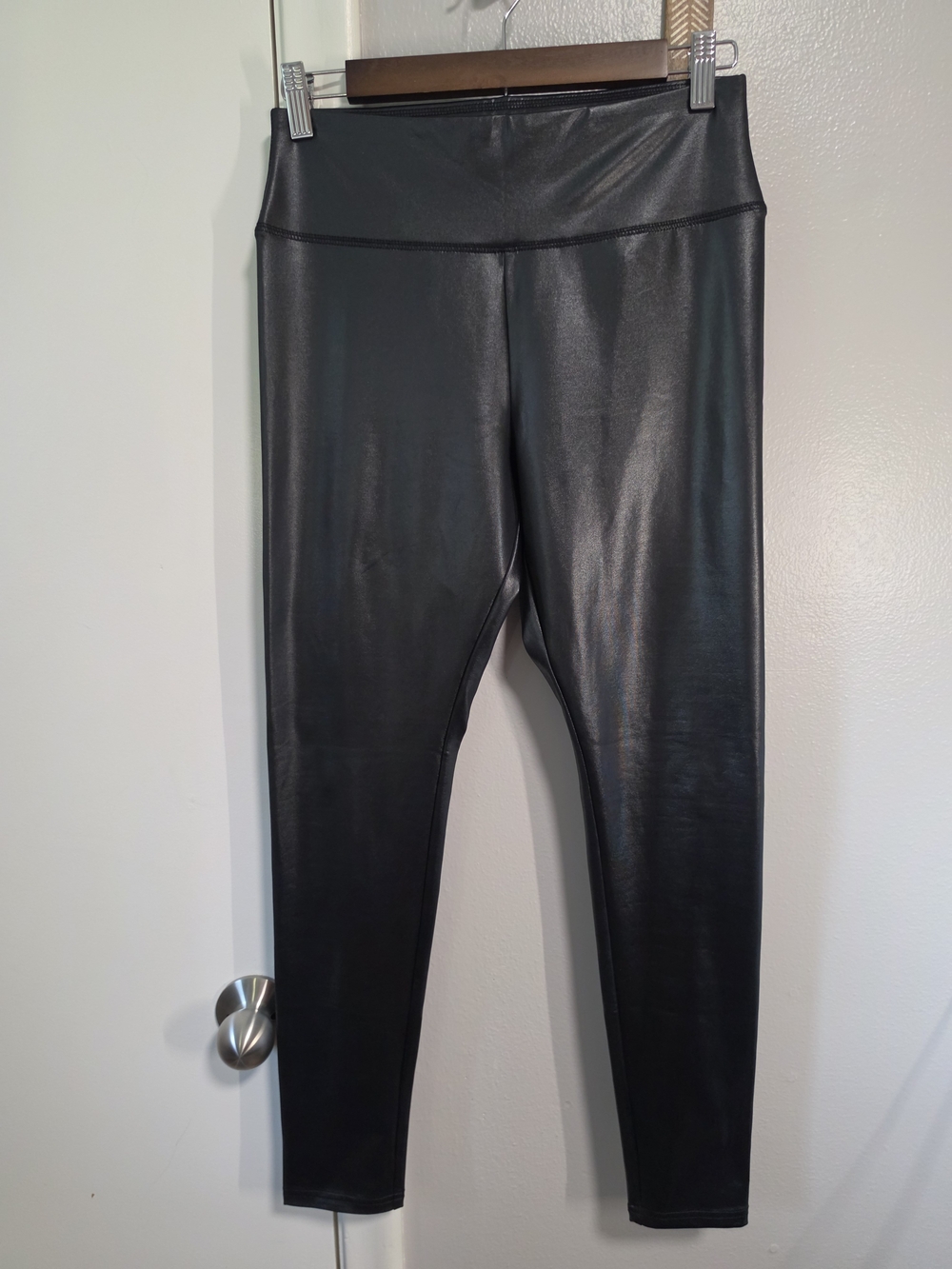 NWT Wild Fable Black Shiny Faux Leather Look High Rise Leggings Medium